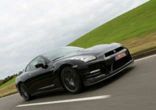 Nissan GT-R Black Edition 2013, rudeza al estilo yakimeshi