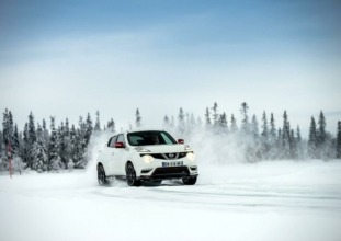 Video: Nissan Juke-R, drifting sobre hielo