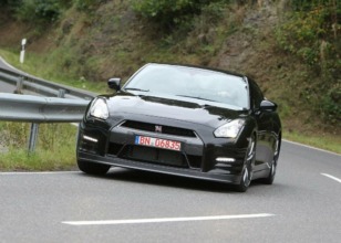 Video: Porsche 911 Turbo Vs Nissan GT-R ¿Quién ganará?