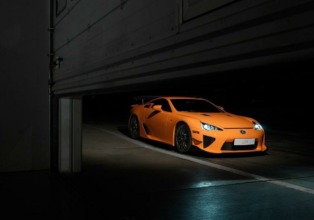 Lexus LFA se viste de rosa
