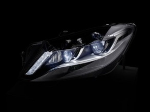 Video: Mercedes-Benz ilumina su estrella