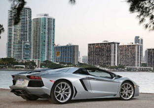Video: Lamborghini Aventador