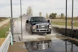 Ford consume menos agua en la producción de automóviles