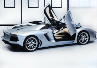 Video: Un Lamborghini Aventador muy sexy