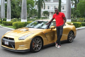 Usain Bolt ya tiene su Nissan GT-R de color oro