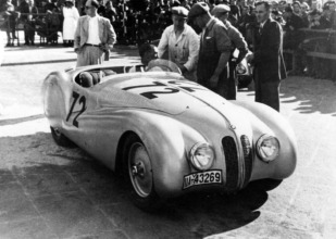 BMW 328 vuele a la Mille Miglia