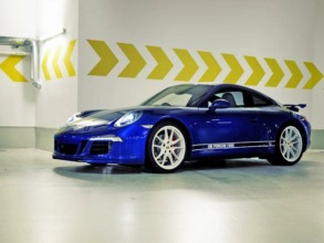 Un Porsche 911 Carrera 4S celebra cinco millones de fans en Facebook