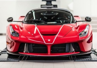 Fernando Alonso conduce el Ferrari LaFerrari en Fiorano Video