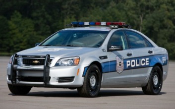 Ford Police Intercepetor vence a Chevrolet Caprice y Dodge Charger