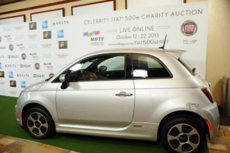 Estrellas de Hollywood personalizan 10 FIAT 500e