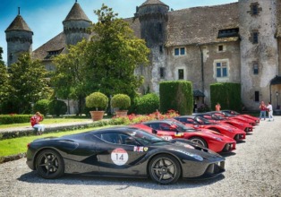 Venden el primer Ferrari LaFerrari usado