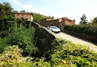 En la compra de un departamento recibe un Lamborghini Aventador