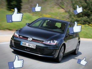 Mark Zuckerberg fundador de Facebook conduce un Volkswagen GTI