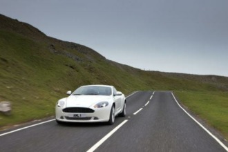 Aston Martin DB9 plug-in híbrido de Bosch Engineering