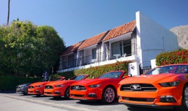 Ford Mustang 2015 visita el espacio
