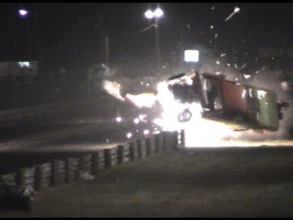 Drag racer choca, explota, vuelca docenas de veces, y sobrevive