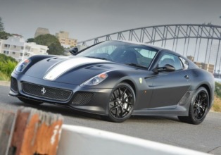 LaFerrari y un 599 GTO derrapan en el Nürburgring