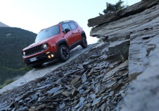 Jeep Renegade Latitude FWD 2015, actitud en un paquete compacto