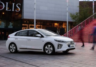 Hyundai Ioniq, triple debut alternativo para 2016