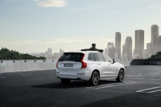 Volvo y Uber desarrollarán autos autónomos