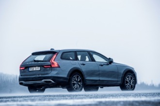 Volvo V90 Cross Country 2017, lista para la aventura
