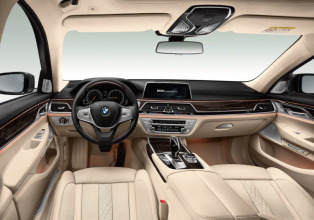 BMW 750i xDrive: Sistema IDrive 5.0 con pantalla táctil y control de gestos