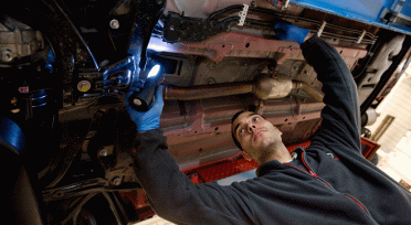 Cuidado del auto, a más edad más atención, menos costo