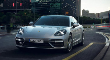 Porsche Panamera Turbo S E-Hybrid 2017, potencia verde