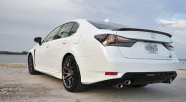 Lexus GS F 2017, sedán de lujo con doble personalidad