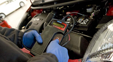 Sin dinero para reparar el auto, bomba de tiempo sobre ruedas