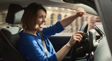 Karaoke al volante tiene más beneficios de lo que imaginas