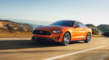 Ford Mustang GT 2018, más rápido y barato que un Porsche 911 Carrera