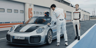 Walter Rohrl vs Mark Webber en el Porsche 911 GT2 RS