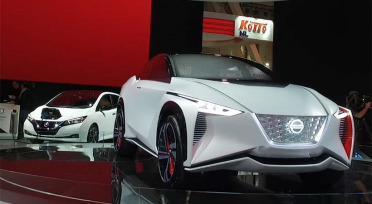 Nissan IMx CES Las Vegas 2018 con su diseñador, Alfonso Albaisa