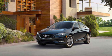 Video Buick Regal Essence 2018, elegancia en movimiento