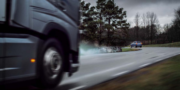Volvo Cars conectado con Volvo Trucks en pro de la seguridad