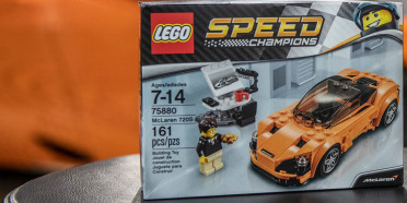 McLaren 720S hecho con LEGO en el Petersen Automotive Museum