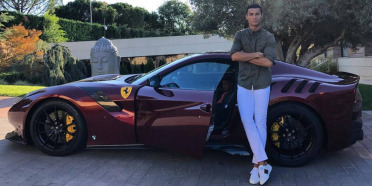 Ronaldo llega a la Juventus y ¿será imagen de Ferrari?