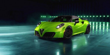 Alfa Romeo 4C por Pogea Racing, tuning vestido de llamativo color