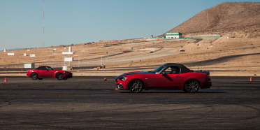 Fiat 124 Spider Abarth y Fiat 500 Abarth 2019, test drive en Willow Springs