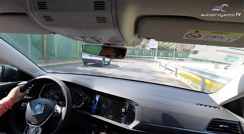 Volkswagen Jetta 2019 en la Pista de Ruidos de la Planta en Puebla