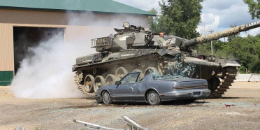 Haz algo diferente, maneja tu propio tanque de guerra