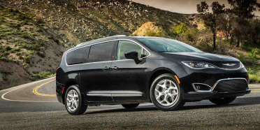 Eugenio Derbez se convierte en la nueva imagen de Chrylser Pacifica