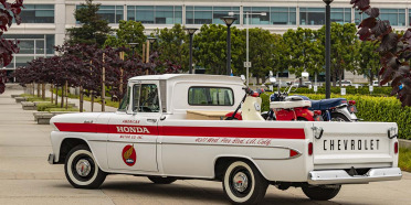 Honda restauró una Chevy Apache 1961 para celebrar 60 años en EU