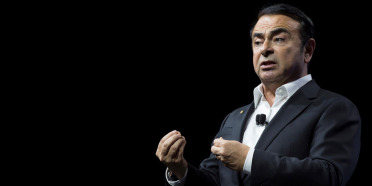 Carlos Ghosn demanda a Nissan y a Mitsubishi