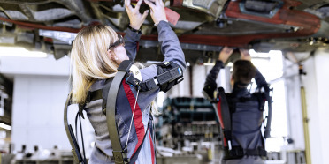 Audi exoesqueletos, regalo de Navidad en la planta de Ingolstadt