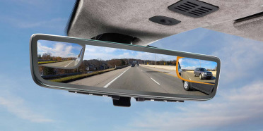 Espejo Aston Martin con 3 pantallas debutará en el CES 2020