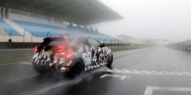 Video, test drive Toyota Yaris GR 2021 con Fernando Alonso