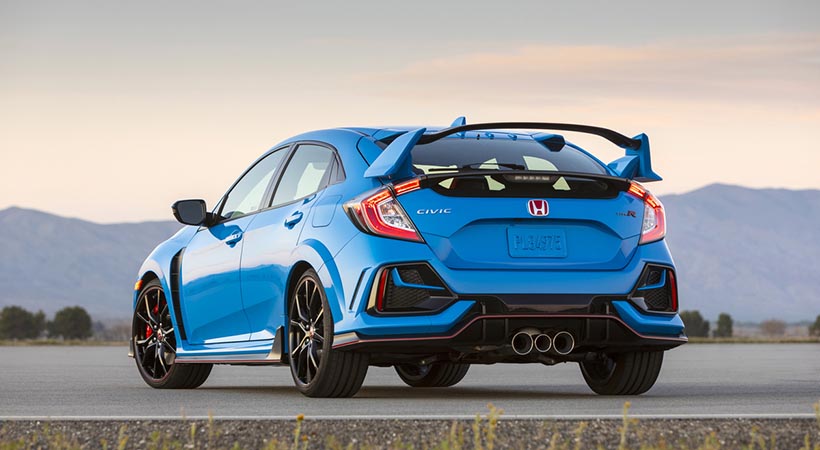 En la parte posterior destaca el alerón que le permite obtener un mayor downforce en carretera. Foto: Honda