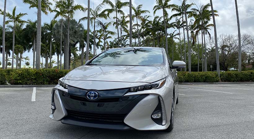 Como todos los autos electrificados, el Toyota Prius Prime 2020 tiene un distintivo sonido exterior como parte de su equipo de seguridad. Foto: Javier Mota.